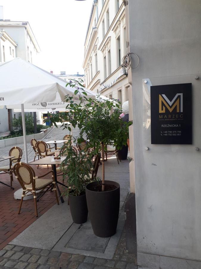 Rezydencja Marzec Gniezno Exterior foto